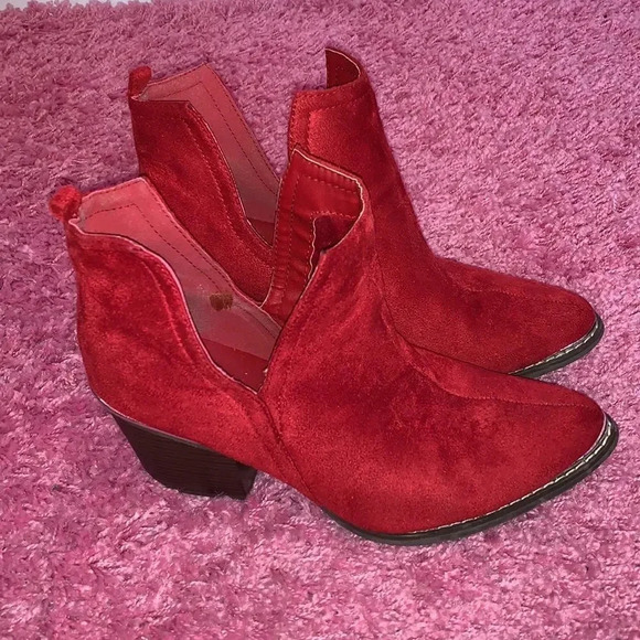 Journee Collection Issla Red Ankle Bootie - Picture 1 of 6
